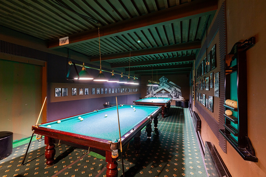 Бильярдный зал