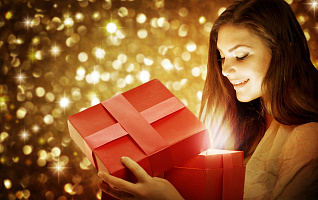 Что подарить на Новый год любимым женщинам?