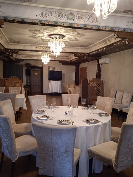 Основной зал