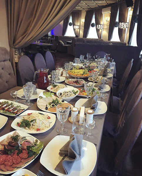 Основной зал