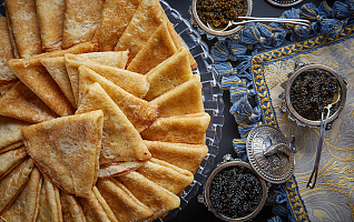 Масленица пришла! Идём за блинами в ресторан!