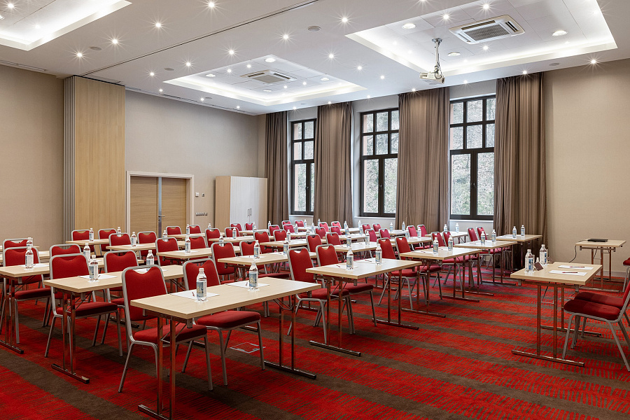 Конференц-зал «Санкт-Мориц + Шамони»