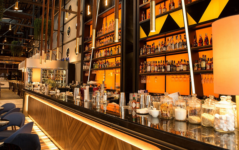 Основной зал