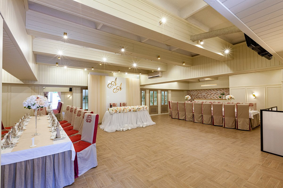 Основной зал