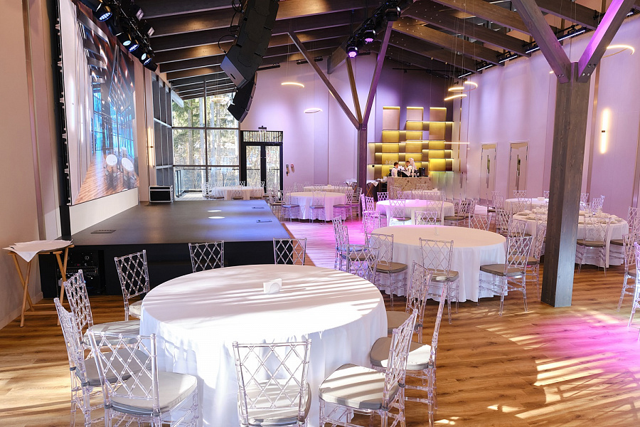 Основной зал