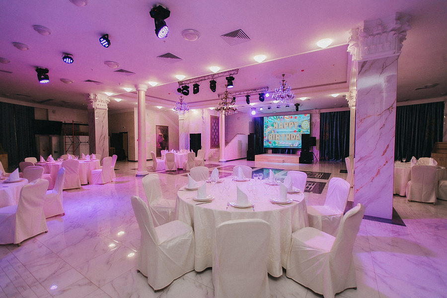 Основой банкетный зал