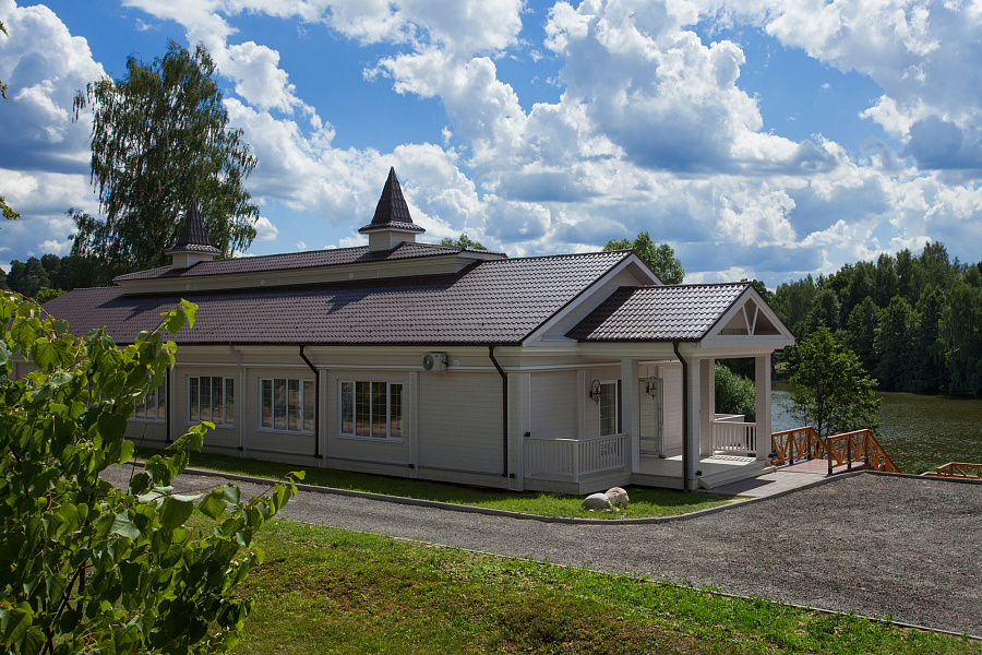 Зал Барский