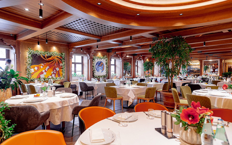 Основной зал