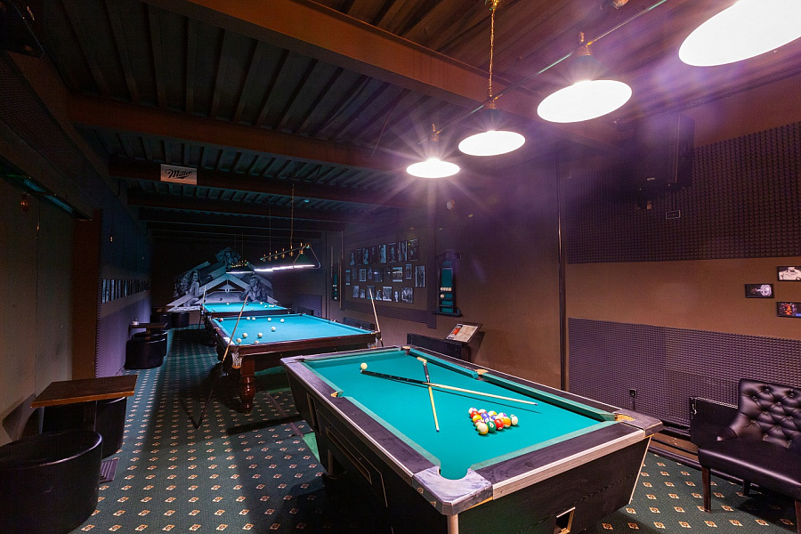Бильярдный зал