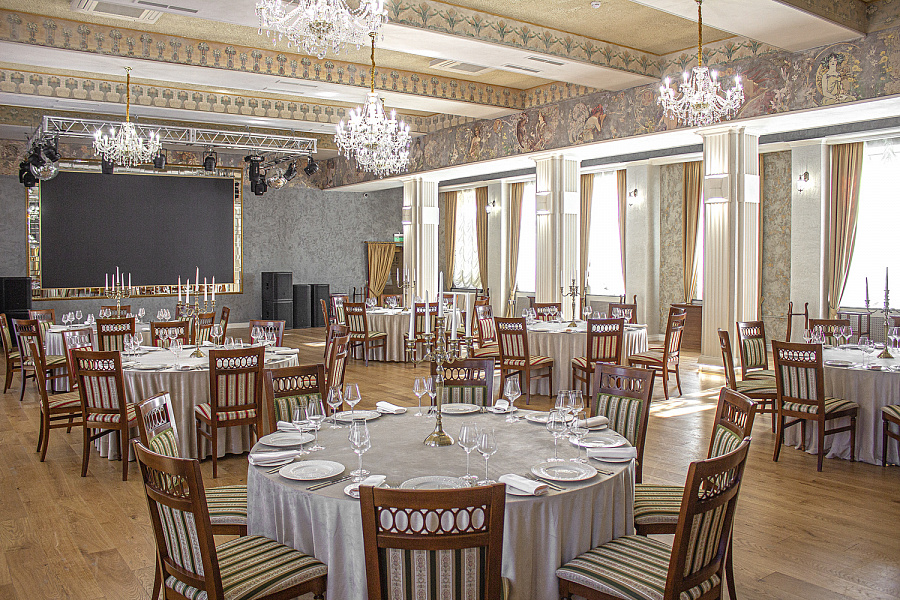 Основной зал