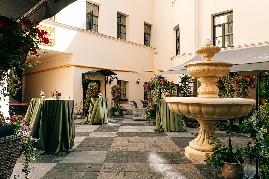 Основной зал