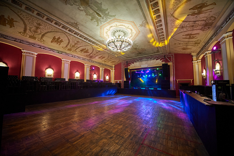 Основной зал