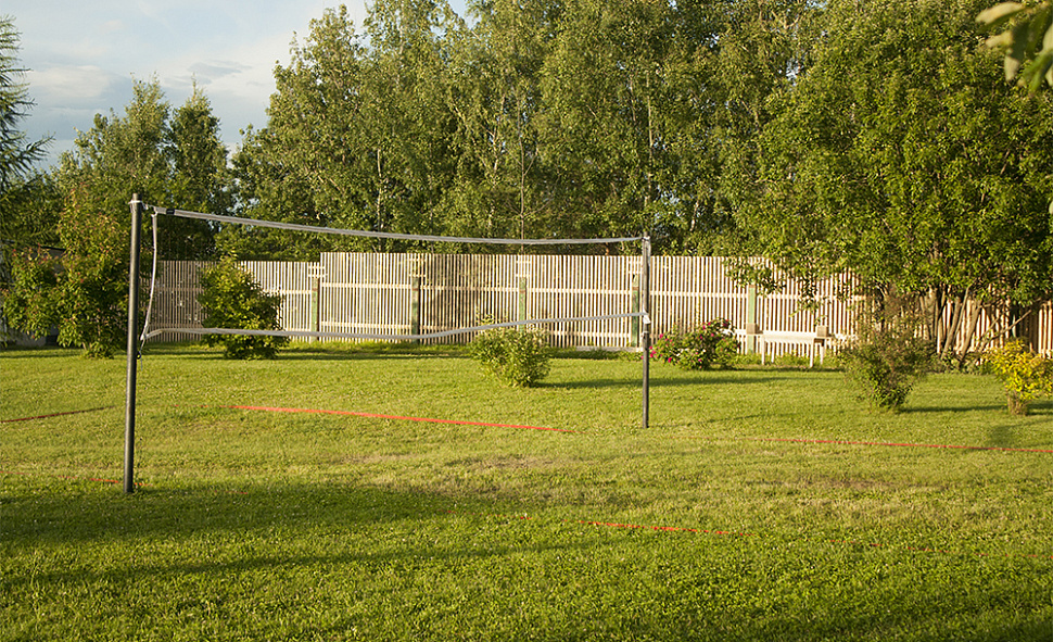 Шатер на берегу